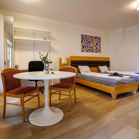 Flataid Cityapart Geidorf Aparthotel 4*